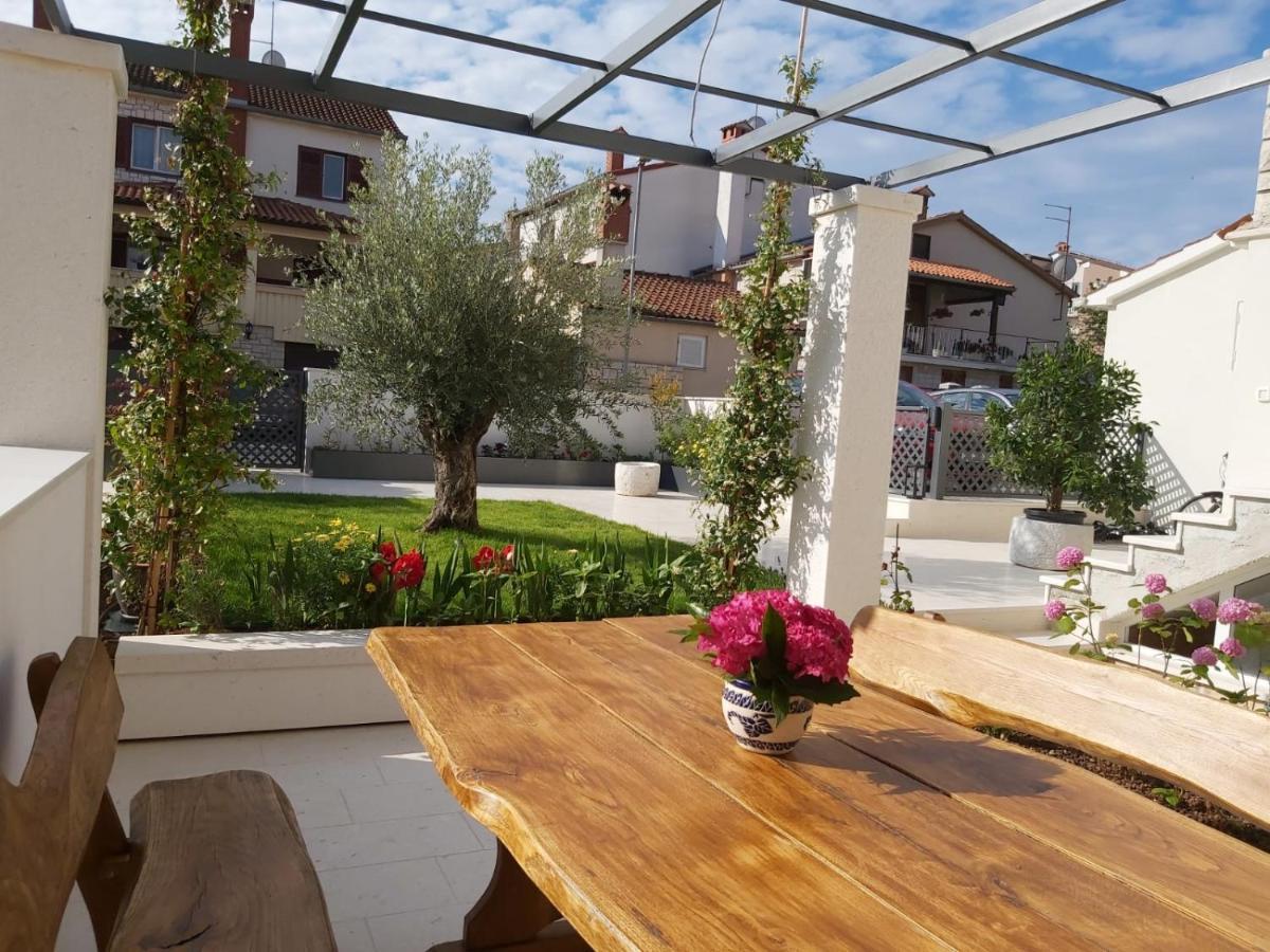 Haus Silvia Apartamento Rovinj Exterior foto